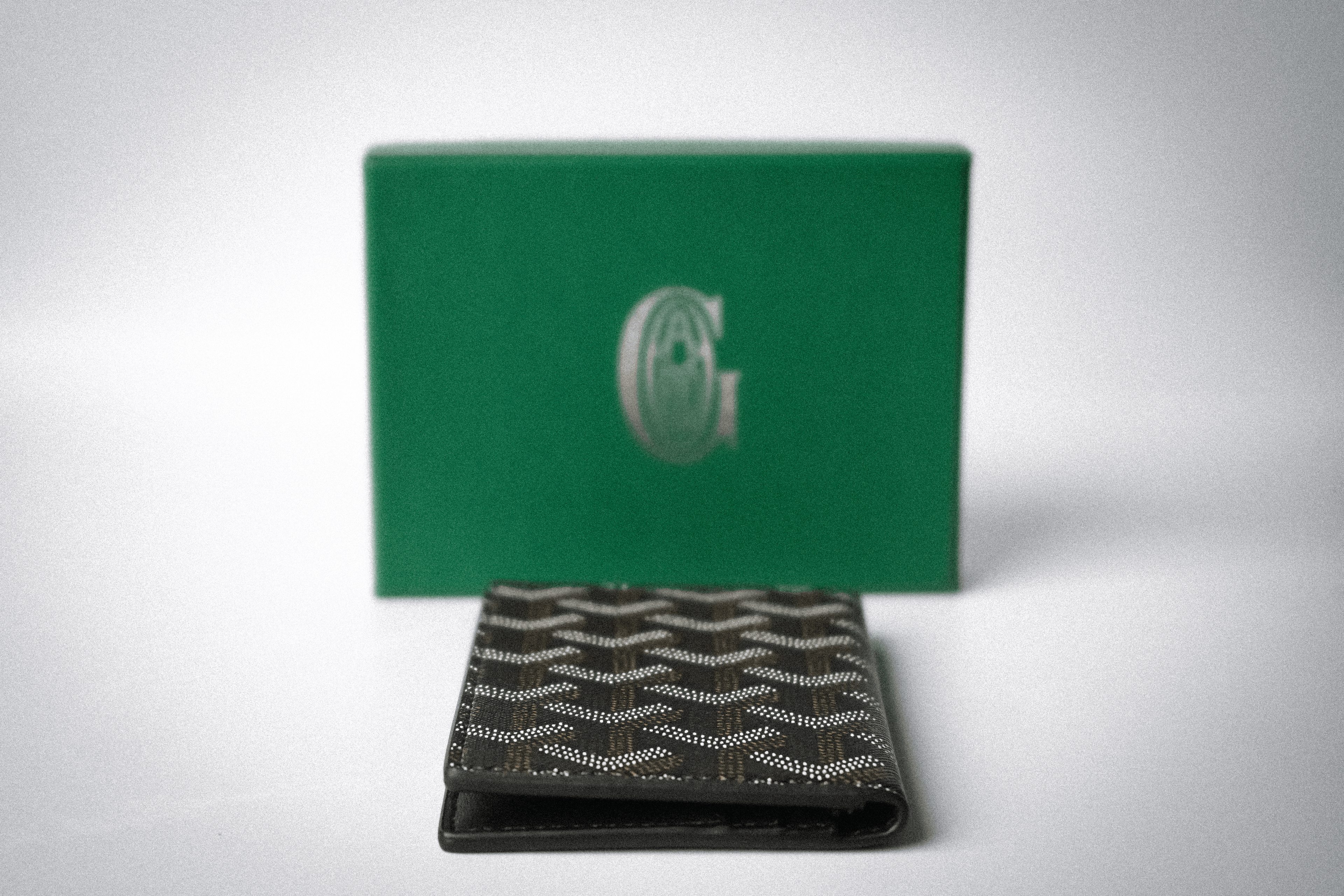 Goyard Chevron Cardholder — maron Émeraude