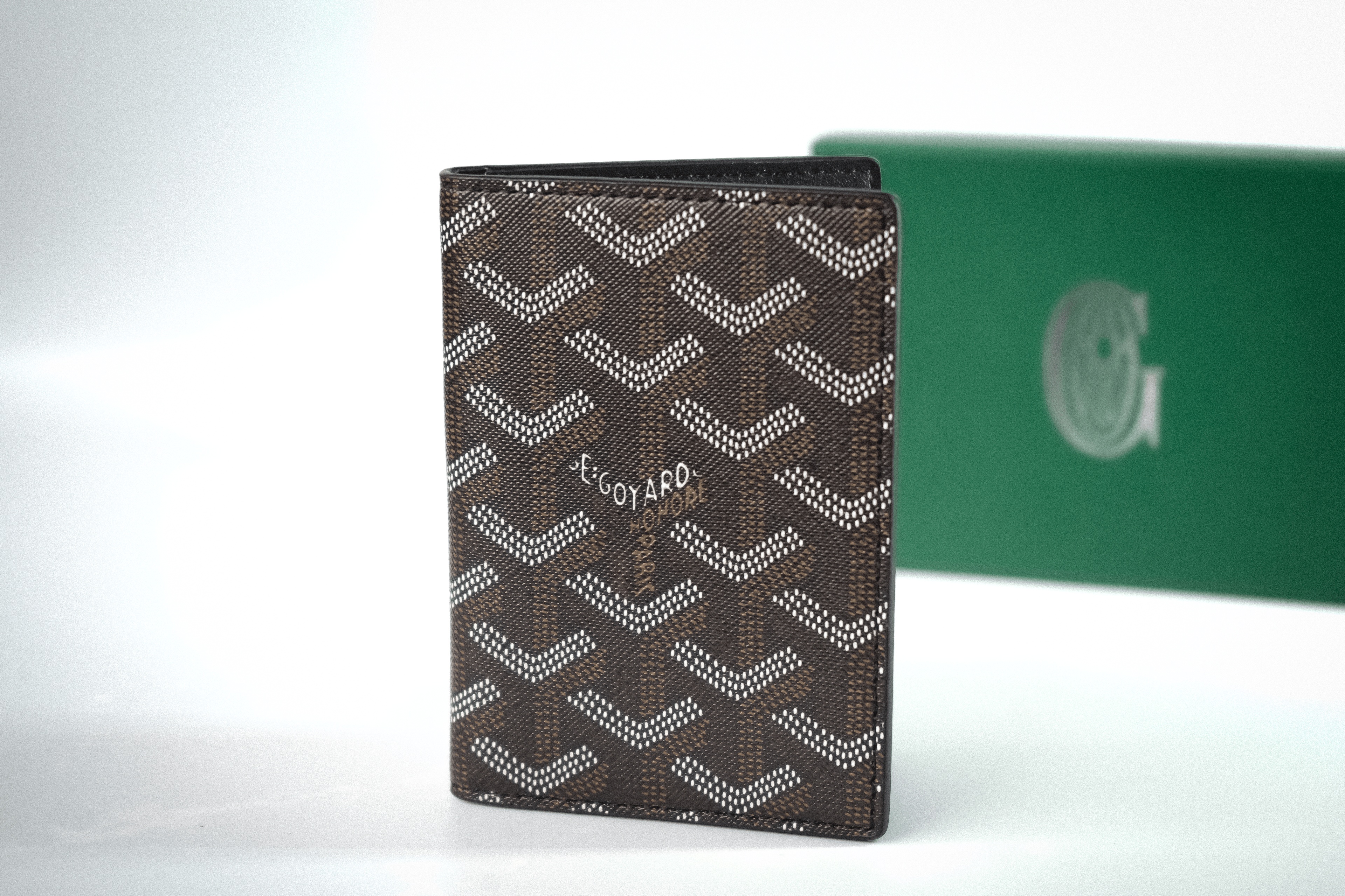Goyard Chevron Cardholder — maron Émeraude